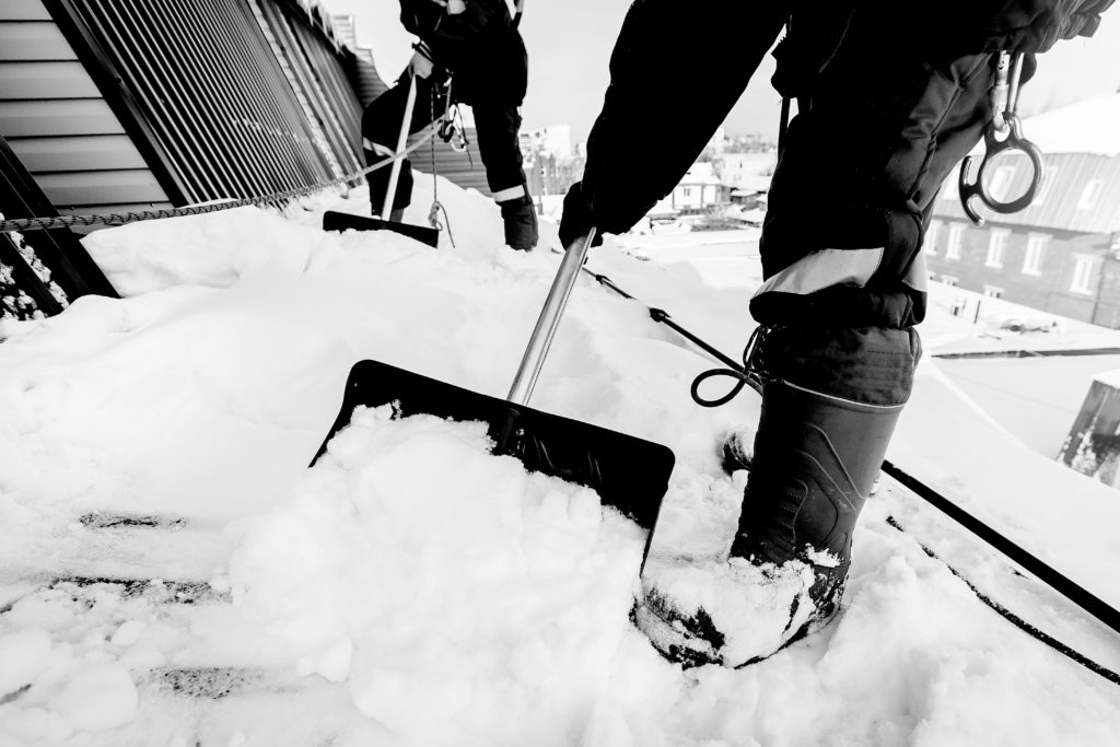Hiring Professional Roofers for Snow Removal